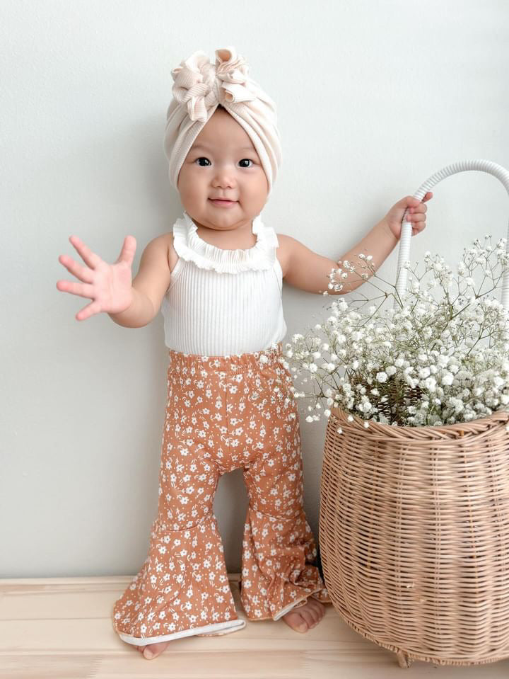 TANKTOP ONESIE AND FLOWER BELL-BOTTOMS