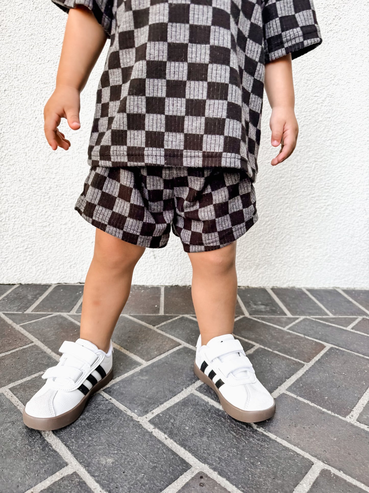 CHECKERED CHARCOAL SET