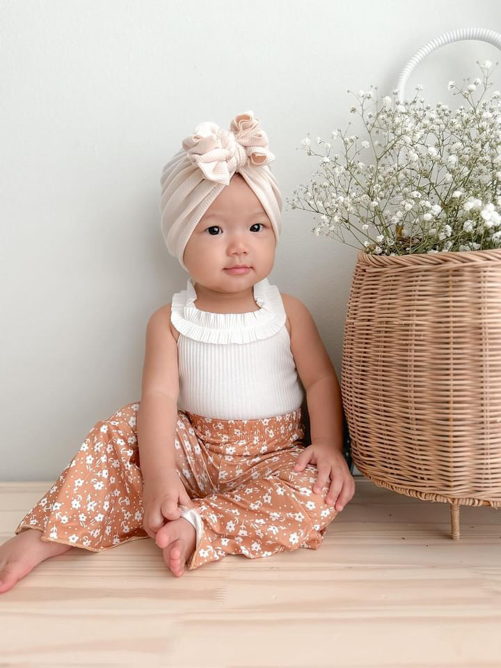 TANKTOP ONESIE AND FLOWER BELL-BOTTOMS