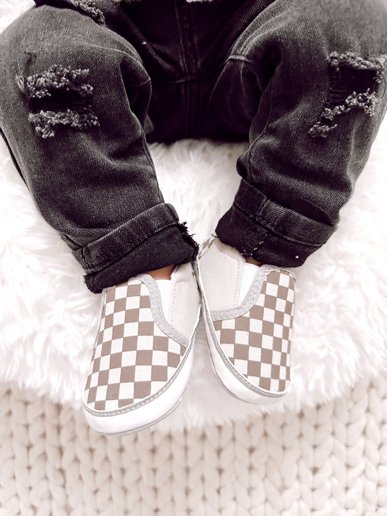 CHECKERED SLIP-ON SHOES