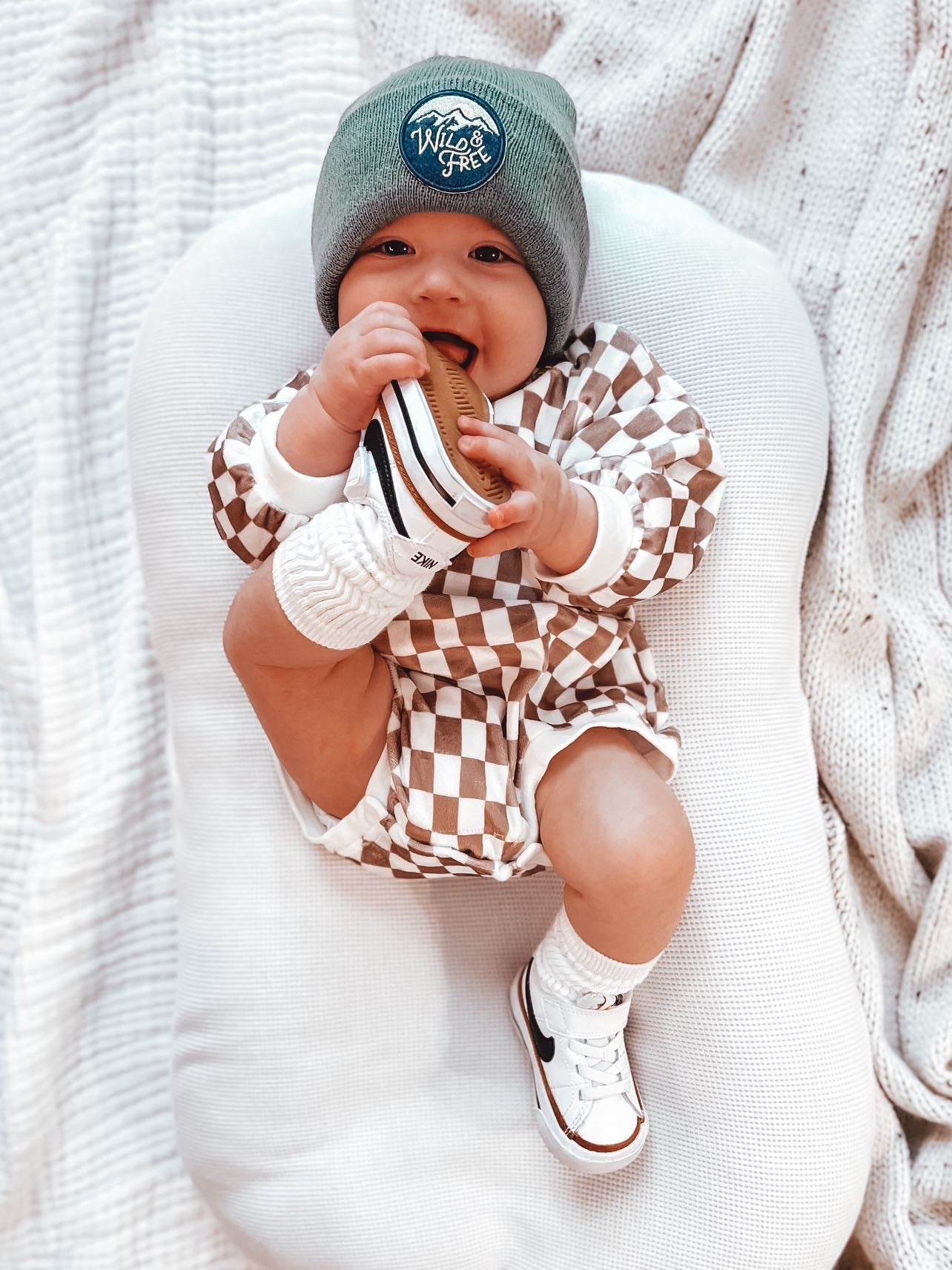 VELVET CHECKERED LONGSLEEVE ONESIE